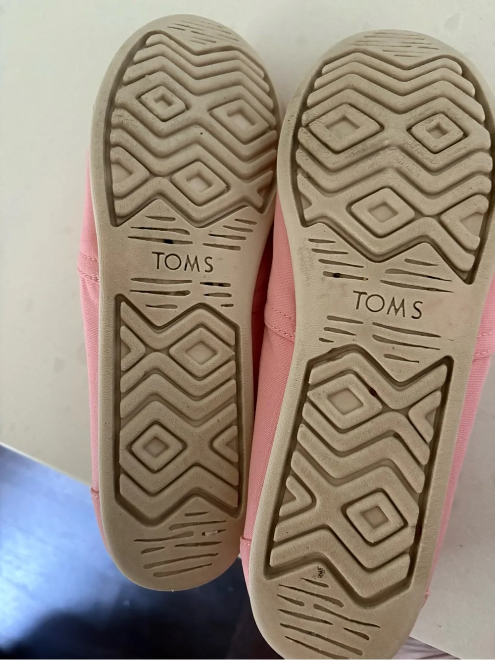 TOMS Alpargata Pink Quartz Pineapple Embroidered Slip On Shoes Women’s 12 Canvas